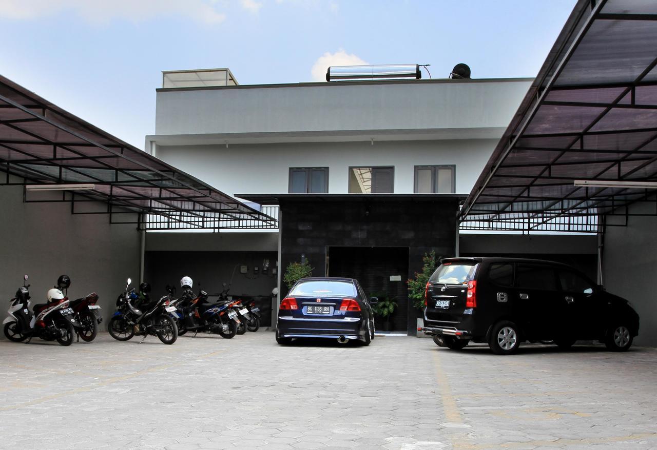 D'Paragon Pringwulung Maguwo Exterior foto